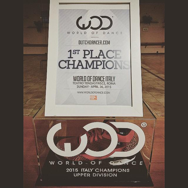 godzilla_funk's tweet photo. La familiaaaa!!! #wodit champions world of dance italy 2015 http://t.co/U5GyDQNSuW