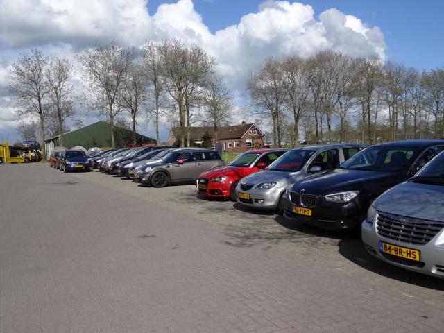 Vandaag weer een komen en gaan van vrachtauto's...
Volop verse handel!
Bel snel : 0522-464138