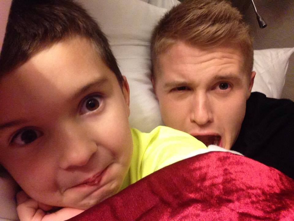COREYKENT's tweet photo. Good morning from me &amp; the little bro.

Unlike my little sister, he is ok with me winning! Ha!

20 min left to vote. http://t.co/oVc2vo9jue