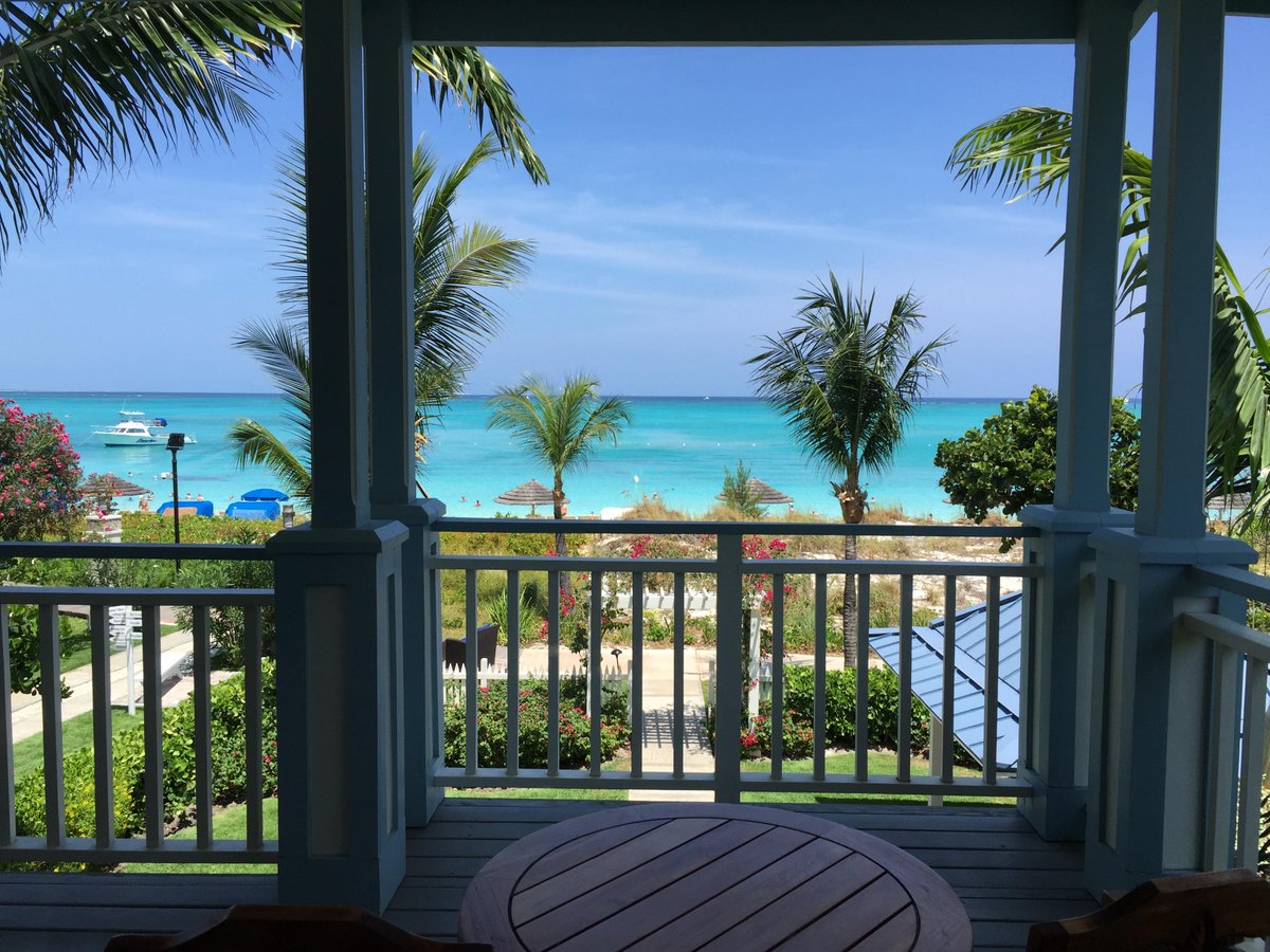 girlsgetaways's tweet photo. What a view out of a KeyWest Village 4 Bed #Butlersuite @beachesResorts in #TurksandCaicos LOVE IT! http://t.co/ve7UBzagRE