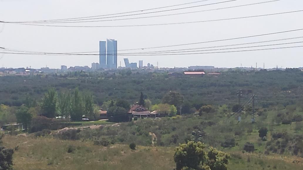 joseludf's tweet photo. @SAZPACO vistas de Madrid desde la universidad pontífice de comillas de alcobendas http://t.co/4mYTRtxLV8