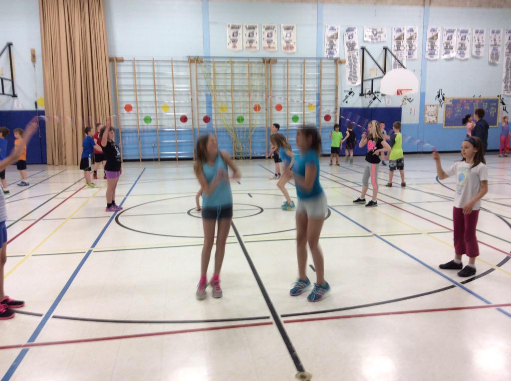 STAdragonsPE's tweet image. Practicing for jump rope for heart on Thursday!  Skipping is a great fitness tool! #jumpropeforheart #cardiowork