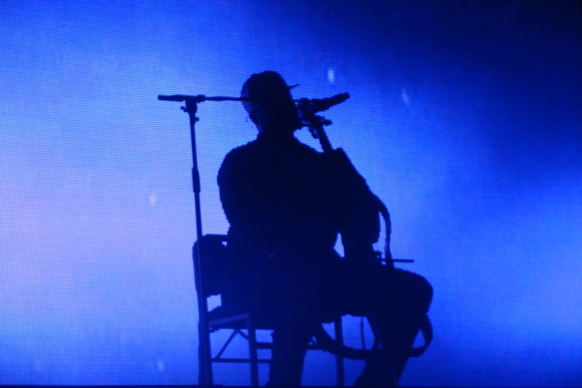 Celle_1501's tweet photo. Such an idyllic photo I took from @KOlusola <3 He's amazing! <3 #PTXOFF #OnMyWayHomeTour http://t.co/XcbPTuniBp