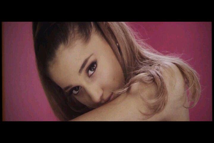 JhossyAri4ever's tweet image. #1YearSinceProblem
This love is forever!! I love you queen @ArianaGrande