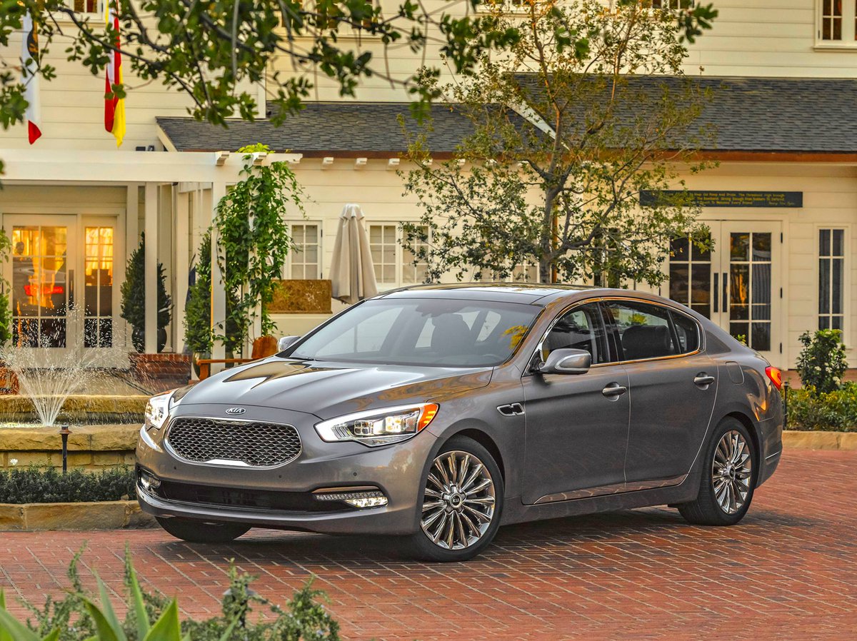 Edmarkauto's tweet photo. Challenge the luxury you know. 2015 #K900 #EdmarkKia http://t.co/pLBMWhbISM http://t.co/7OKXxrGFDc
