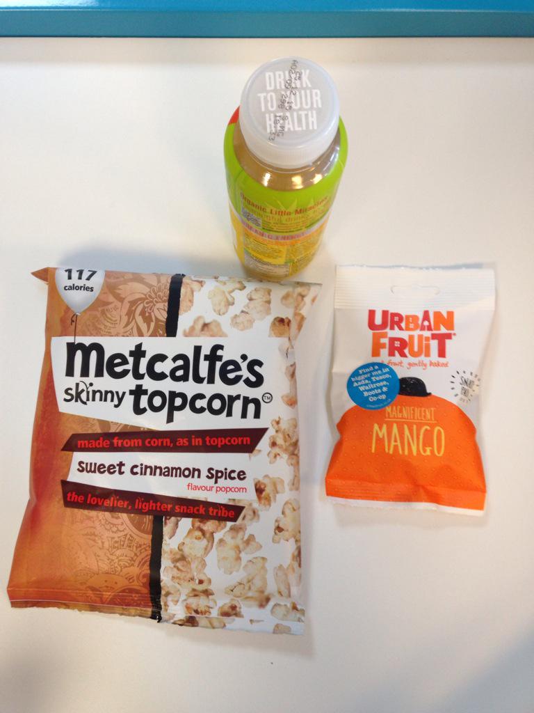 Kirstydevlin1's tweet photo. Goodies from members @MySamply event @MetcalfesSkinny at Manchester Uni @centralworking - great work 👏 #ItPaysToSay http://t.co/vycvHxBen9