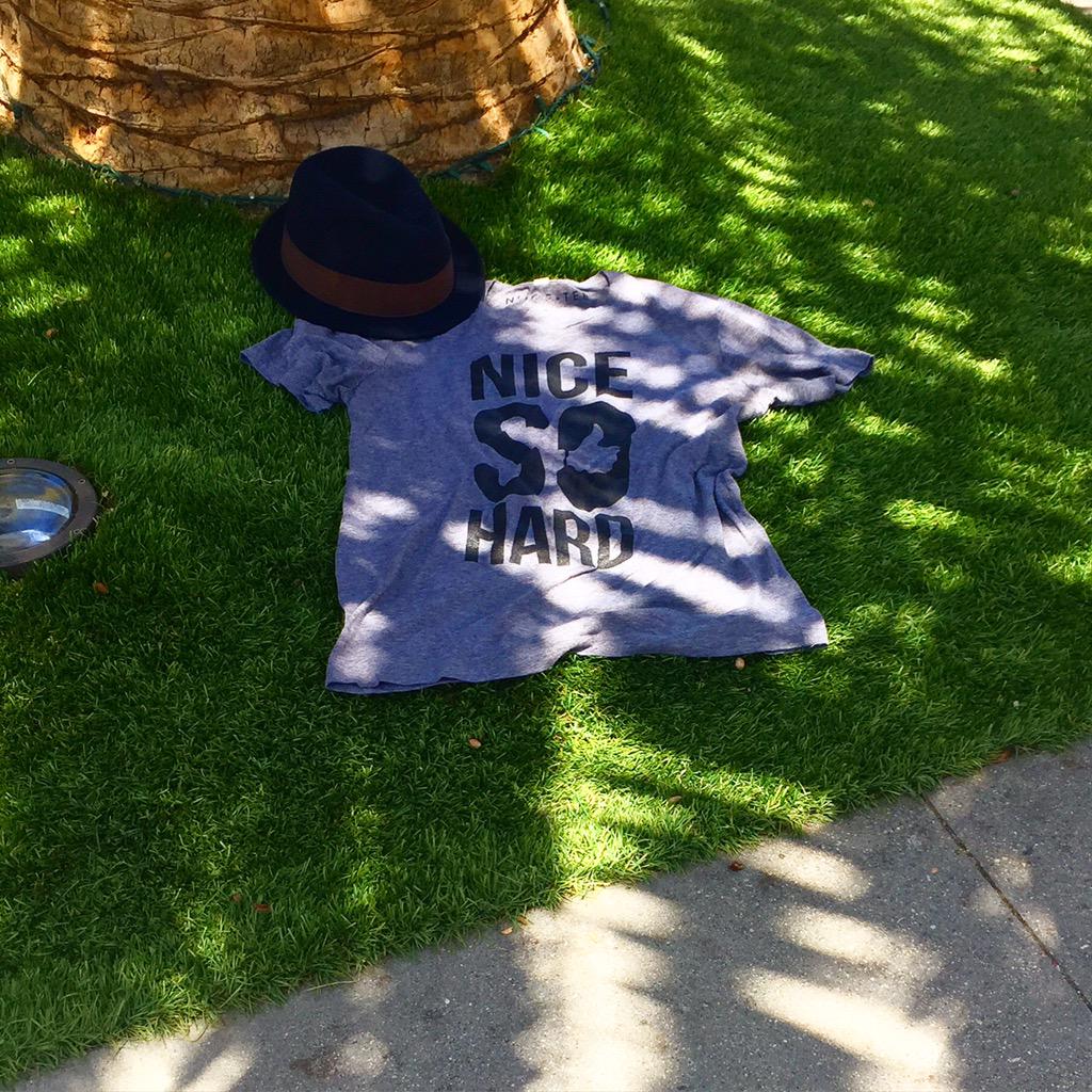 ni_ce_tee's tweet photo. Take a break from ordinary #NICE + #NiceSoHard in @ni_ce_tee. #PalmTrees, #fedoras + cultivating #kindness 👌🏽 http://t.co/dAL00QPVcg