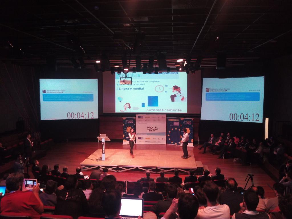 nosvemosenlaweb's tweet photo. Llega el turno de @menteagil de la mano de dos hermanos Marta y Diego #imentia #ProyectaDay @imdeec @bummeventos http://t.co/BS2aGsgu2j