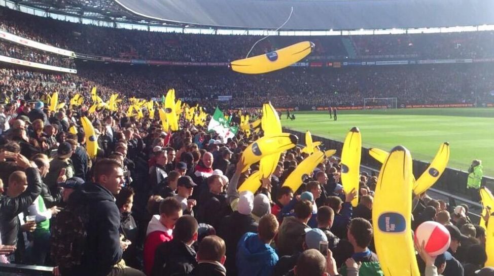 CasualUltra_'s tweet photo. Bring back the bananas! #FeyenoordRotterdam #FR #UEFAMAFIA http://t.co/VtFOYLFBAC