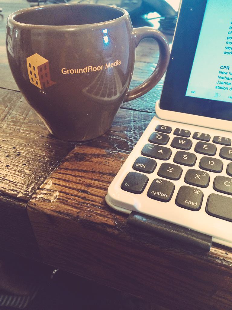 melissaviz's tweet image. At @GroundFloorPR listening to @CODaleyNews give us the inside scoop. Thx GFM! #obsessedwiththistable #clientperks