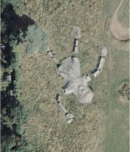 BigTreesScots's tweet photo. Giant Gulliver from Google Earth, Hunters Hall Park, Craigmillar, Scotland. http://t.co/js3XxdiGLL