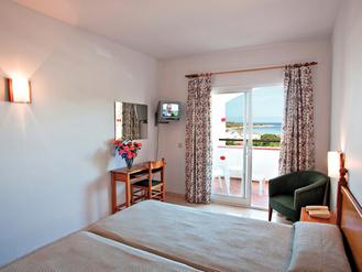 CompleteTravel's tweet photo. 3* Hotel Xaloc Playa #Menorca 7 Nights, Half Board  Gatwick  01 May  From £135pp  call 01792 633230 to book http://t.co/WlxOJqAOy3