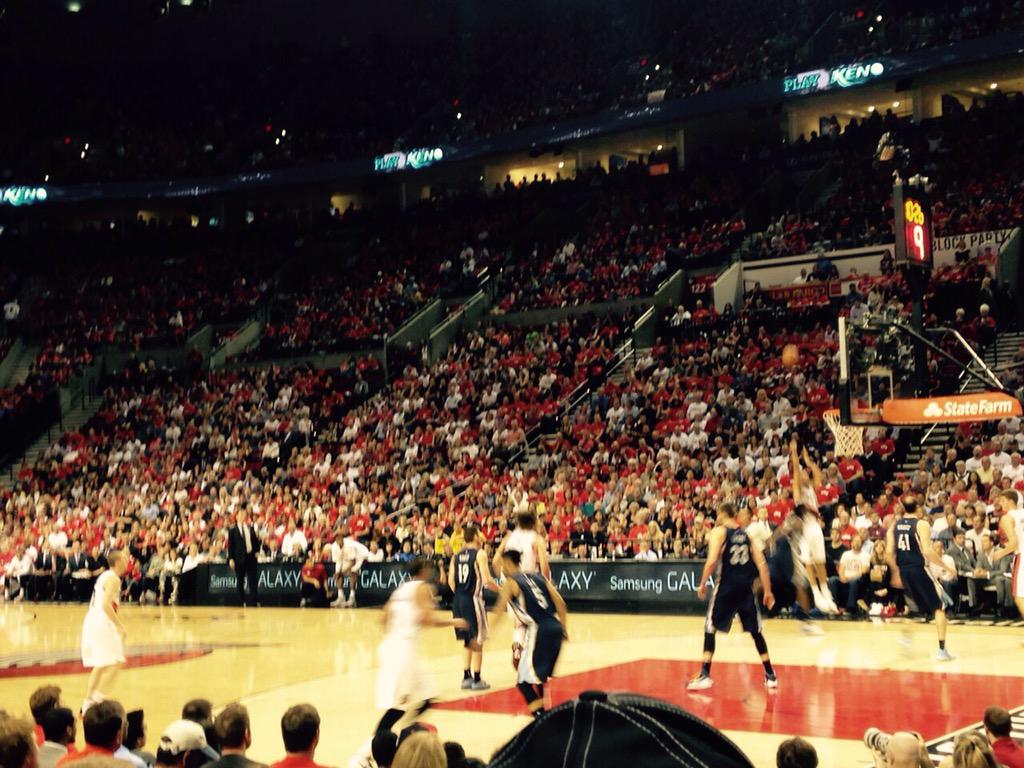 Kevp09's tweet photo. Am now a trailblazer fan - Great game. Great atmosphere. Great city. http://t.co/4TF1kji4l0