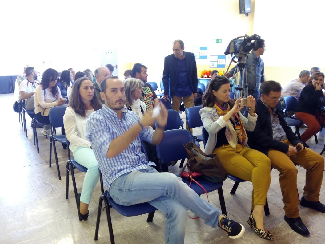 ColeVandelvira's tweet photo. Ahora la presentación de la XXVI Carrera Escolar La Gloria http://t.co/QRhz7U3F7m
