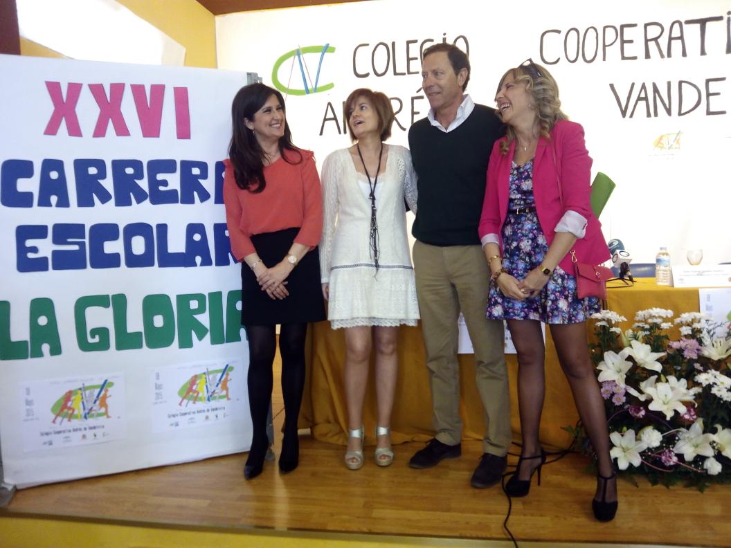 ColeVandelvira's tweet photo. Ahora la presentación de la XXVI Carrera Escolar La Gloria http://t.co/QRhz7U3F7m