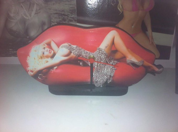 Horloge Cindy Bastien..... http://t.co/U532EGzUla