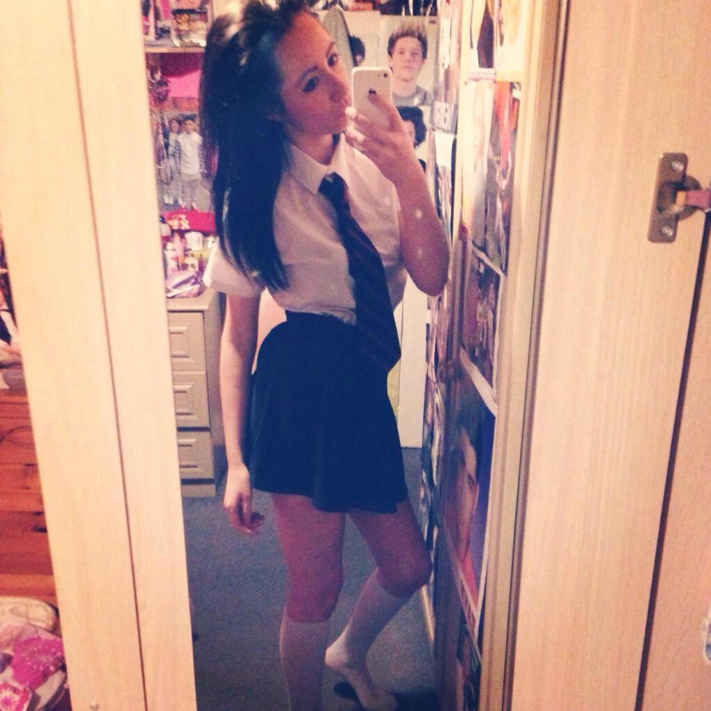 Ukbabes123's tweet photo. Mmmmm schoolgirl. http://t.co/z1zUp6YbtJ