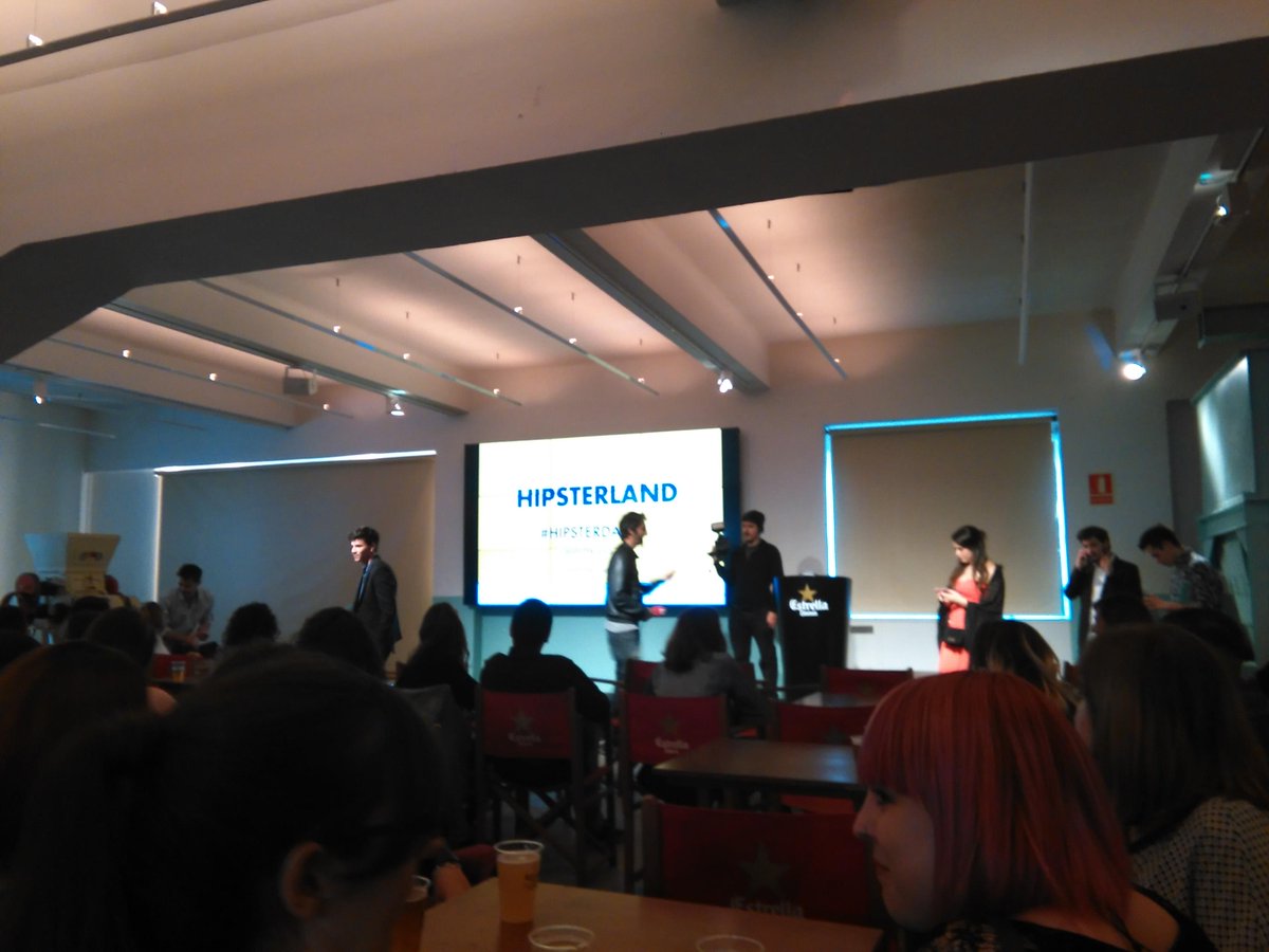 molinadepuig's tweet image. A l&apos;estrena mundial de @hipsterland_cat #hipsterdamm #privilegis