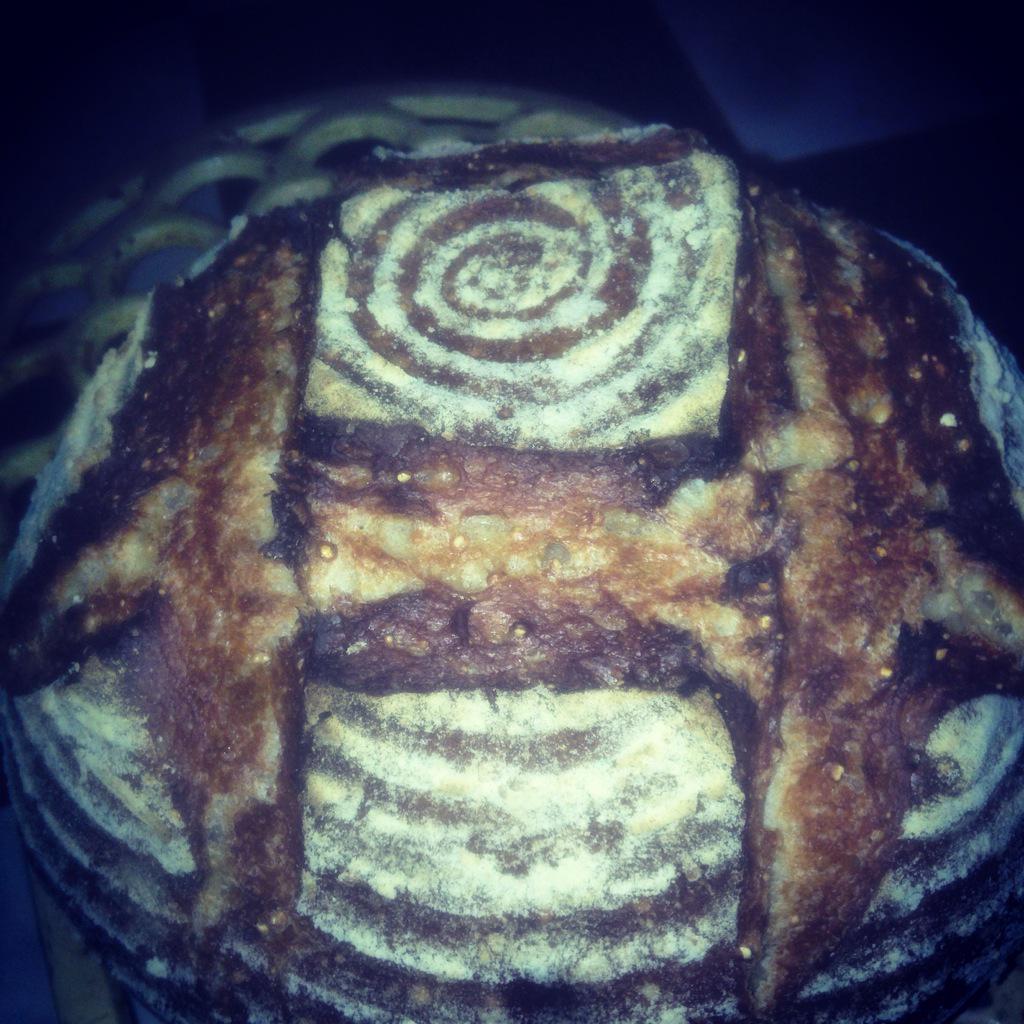 DoughAnarchist's tweet photo. 5 seeded boule #homebake #dutchoven #tealbread http://t.co/85tGa9yKlF