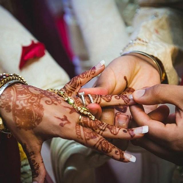 RaycePR's tweet photo. Beautiful bridal Mehndi via @electrickarma! (Photo: @AAPhotoVideo) #raycepr #electrickarma #mehndi #henna #bridalme⦠http://t.co/3g9uQajZK6