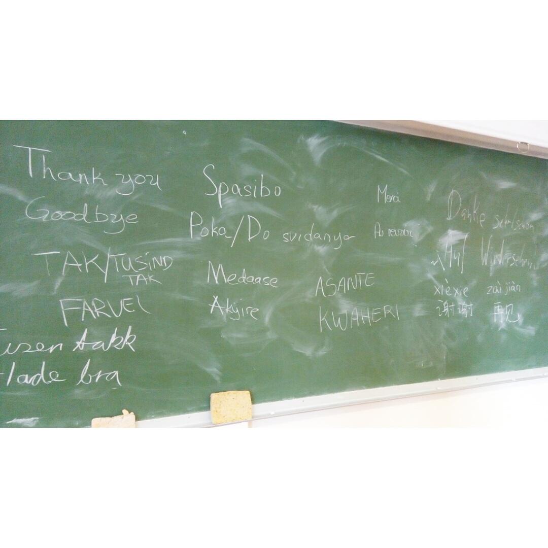 ISUHiH's tweet photo. Last Language circle for the semester. Leant Thanks and Bye in our languages, ate, listened to goodbye songs 😂😂😂 http://t.co/w8Y1Og59j3