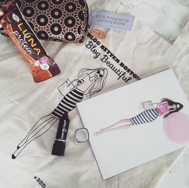 SJTraveler's tweet photo. A peek inside the #bbbos swag bag, feat. our Mini Pouch &amp; a print from @HNIllustration, courtesy of @EverydayStarlet http://t.co/DsiWjvNVIp