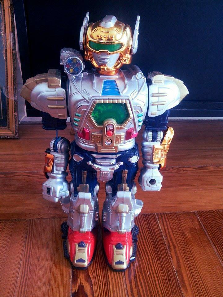 LINNK_US's tweet image. We might have just found a new mascot! #robotlovers in the house