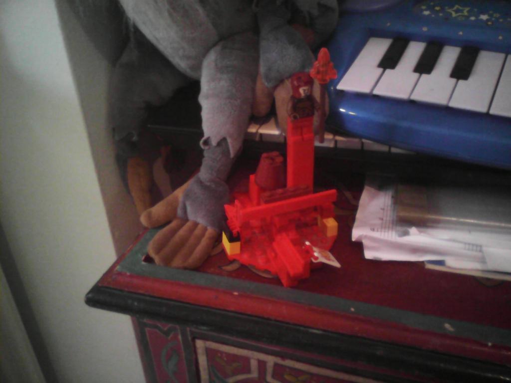 froggyxrayman's tweet photo. Best friend built http://t.co/gVn5xAw7pH
