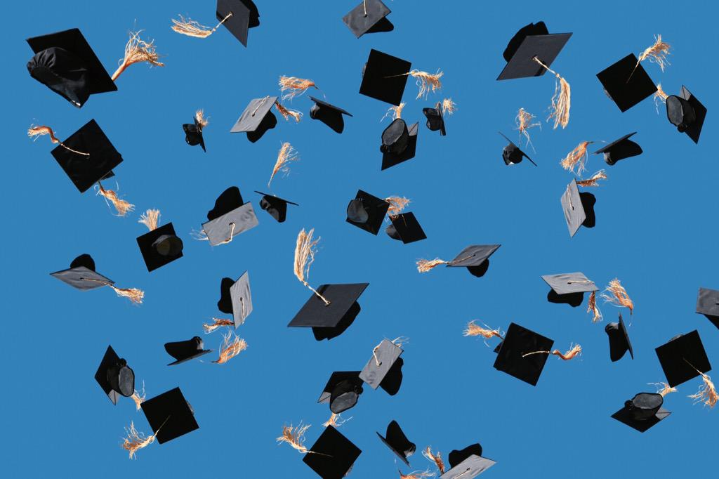 COA_StudentLife's tweet photo. Hey COA! Today There will be a graduation fair from 12-2pm! Info on cap and gowns will be provided, plus free tacos! http://t.co/xrCkB2y8O3