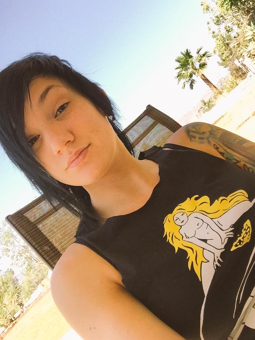 Gooooood Morning! Awake and ready for makeup n porno 😴 http://t.co/LHwJmBd7De<a href="/tag/mitakuyeoyasin"class="tags"><span>#mitakuyeoyasin</span></a>