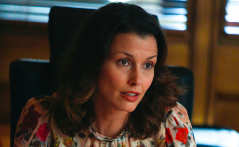 RT to wish a happy birthday to #BlueBloods star <a href="/bridgetmoynahan/">Bridget Moynahan</a>​!  ow.ly/MeVF6