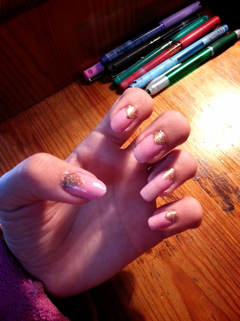 miimiistf's tweet photo. Otra vez uñas pintadas jaja http://t.co/JO6euwgDoz