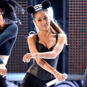 gomezgrandeomg's tweet image. remember the first problem performance that slayed everyone #1YearOfProblem