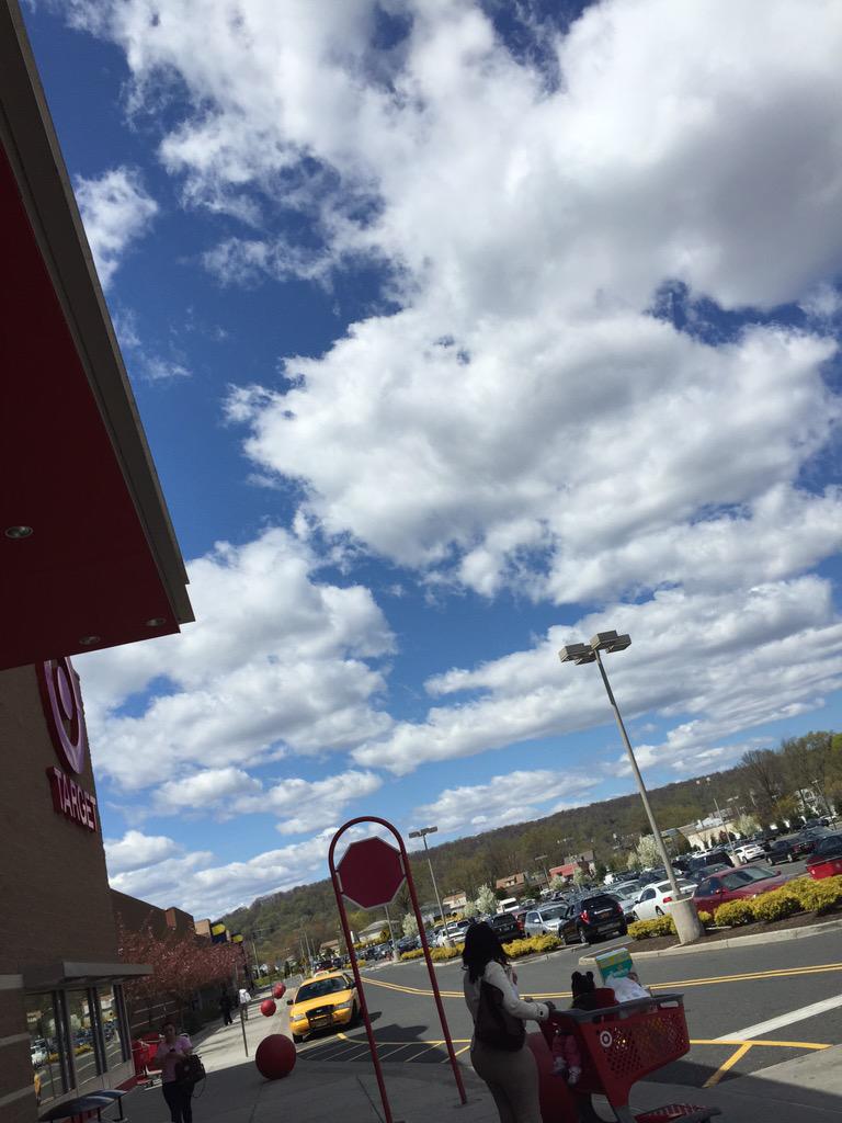 DanielleSommers's tweet photo. Beautiful day at Target Union North #2141 http://t.co/Xg6fVH0krU