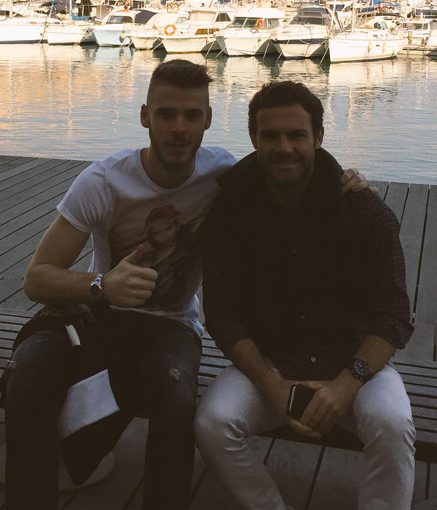 D_DeGea's tweet photo. Team-mate, neighbour, personal driver, cook... You are many things but especially a friend! Happy birthday @juanmata8 http://t.co/XYrHcGULHh