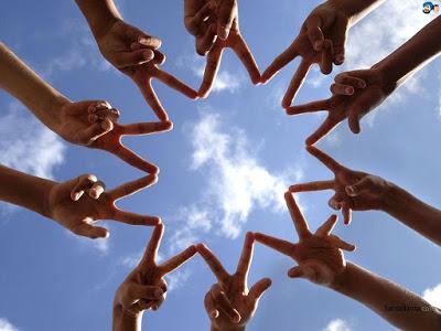 Fatima_ZE's tweet photo. "@annysamano: l♥you chicos !! http://t.co/cIcLtTu6NU": ❤️
#love #friendship #picsher #photography