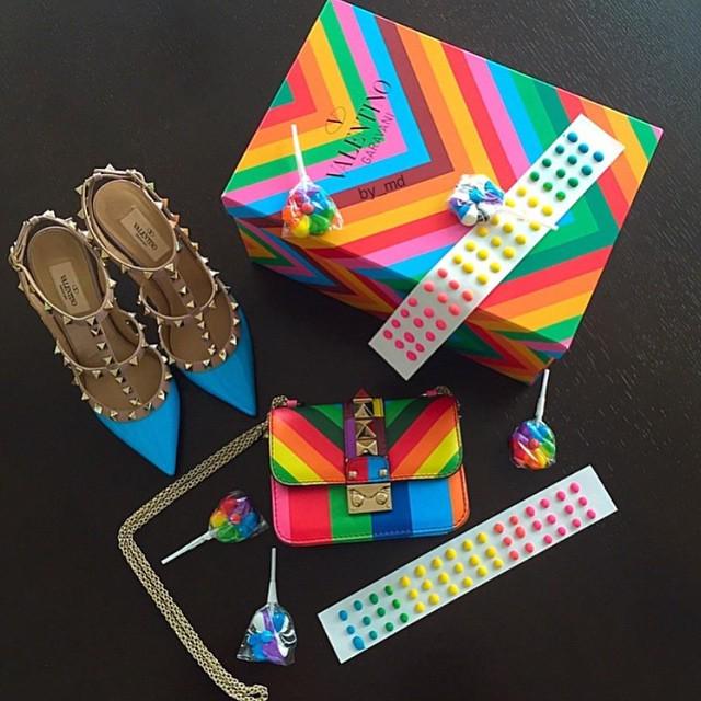 MaisonValentino's tweet image. Calling all candy girls. #1973collection #rockstuds #lockbag image via @by_md ift.tt/1zabcig