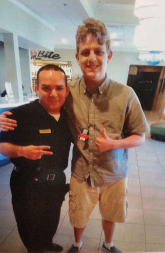 This is Guilherme Silva Giacchetto from Brazil.
He was defibrillated in Orlando!
#AED <a href="/Rosen/">Ben Rosen</a> #Brazil