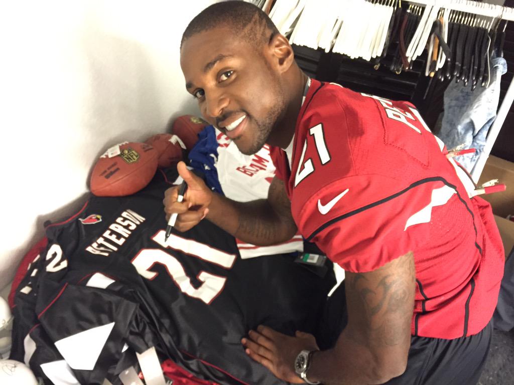 EAMaddenNFL's tweet photo. We have @RealPeterson21 personally signing jerseys for #P2Nation.

Retweet within 21 minutes for your shot at one! http://t.co/o6TTHehmay