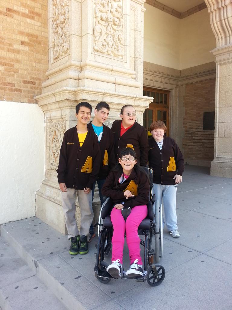 elbigfred's tweet photo. Your Austin Panther Special Olympics Team! #WeAustin @SOTexas @SpecialOlympics @AHSPanthers_ @ahspanthernews http://t.co/Lv101lnskX