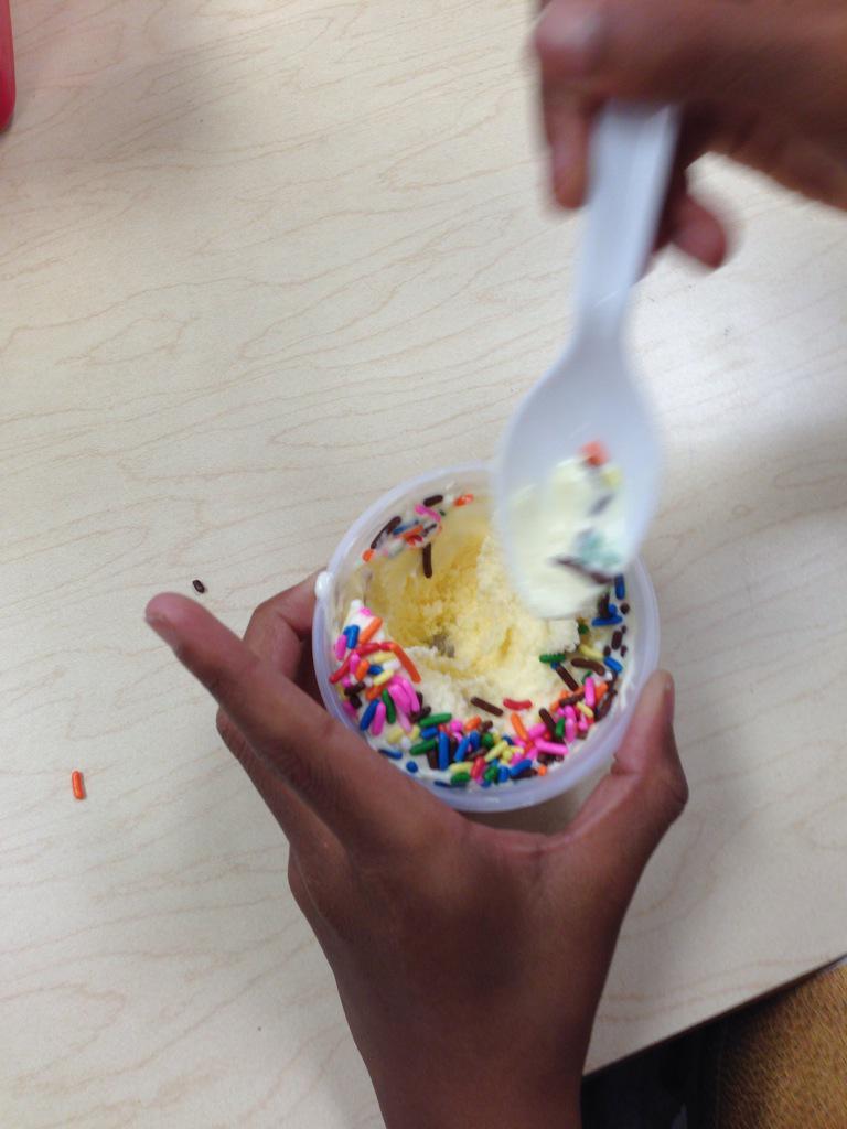 Primary_Dots's tweet photo. I is for  Ice Cream Day!! Yummy!!@MacPride #icecreamday #endoftheyearcountdown http://t.co/NrsQdOUCOw