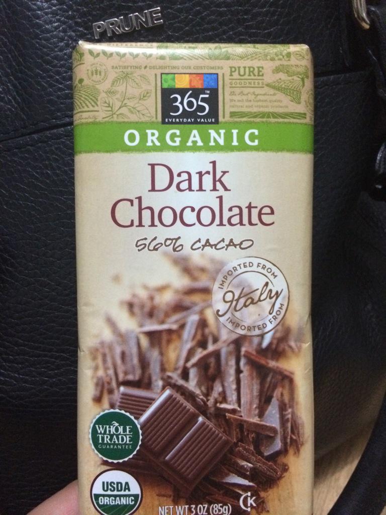 MarceErazoP's tweet photo. Terminando bien el día... #WholeFoods #365EverydayValue #56%Cacao http://t.co/Ec3DO25RMV
