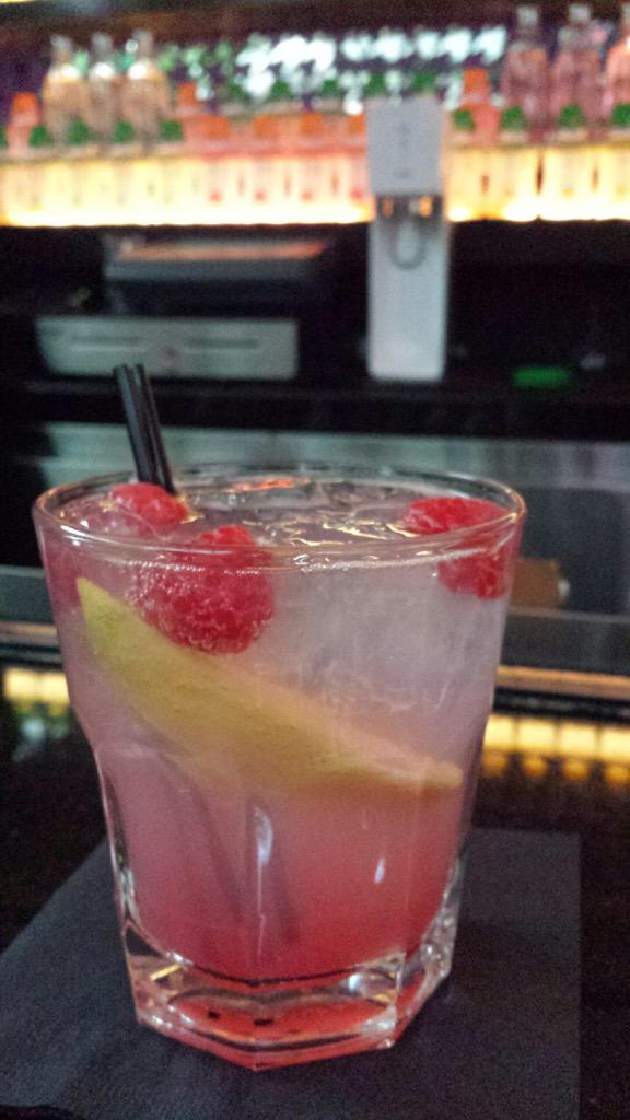 SodaStreamUSA's tweet photo. Cheers! Sipping on a Spring Berry Blossom cocktail with #Skinnygirl vodka and Mango Berry Sparkling Water. http://t.co/NoUXx239YN
