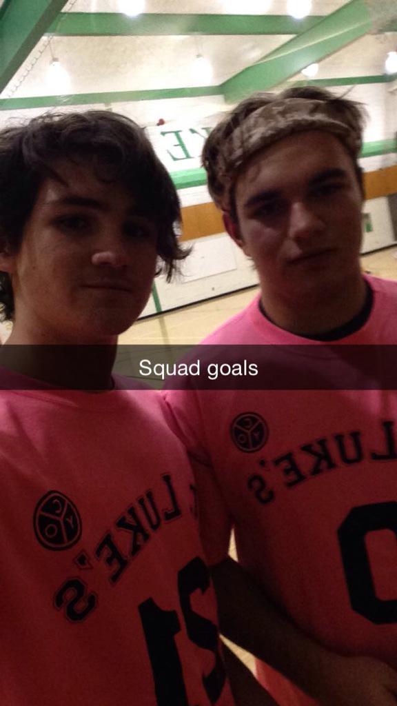 SlickVic____'s tweet photo. Happy birthday kleedog #lcalax #friends @warren_klee http://t.co/cM1Mh85w6t