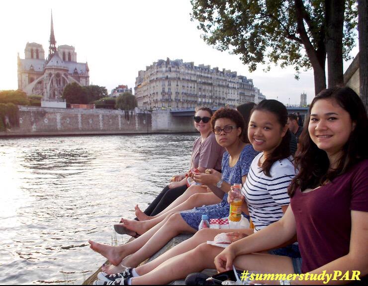 summerstudy's tweet photo. #StudyAbroadBecause Nothing beats lunch with a view #summerstudyPAR #studyabroad #summer2015 #LunchBreak #Paris http://t.co/8o5aGHVGFB