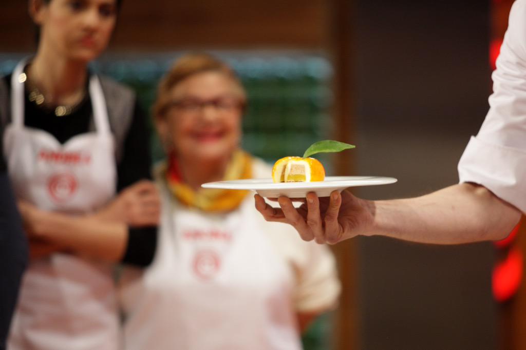 En unos minutos <a href="/jordi_bordas/">Jordi Bordas</a> en <a href="/MasterChef_es/">MasterChef</a> ¡estamos ansioso por ver a nuestro compañero!