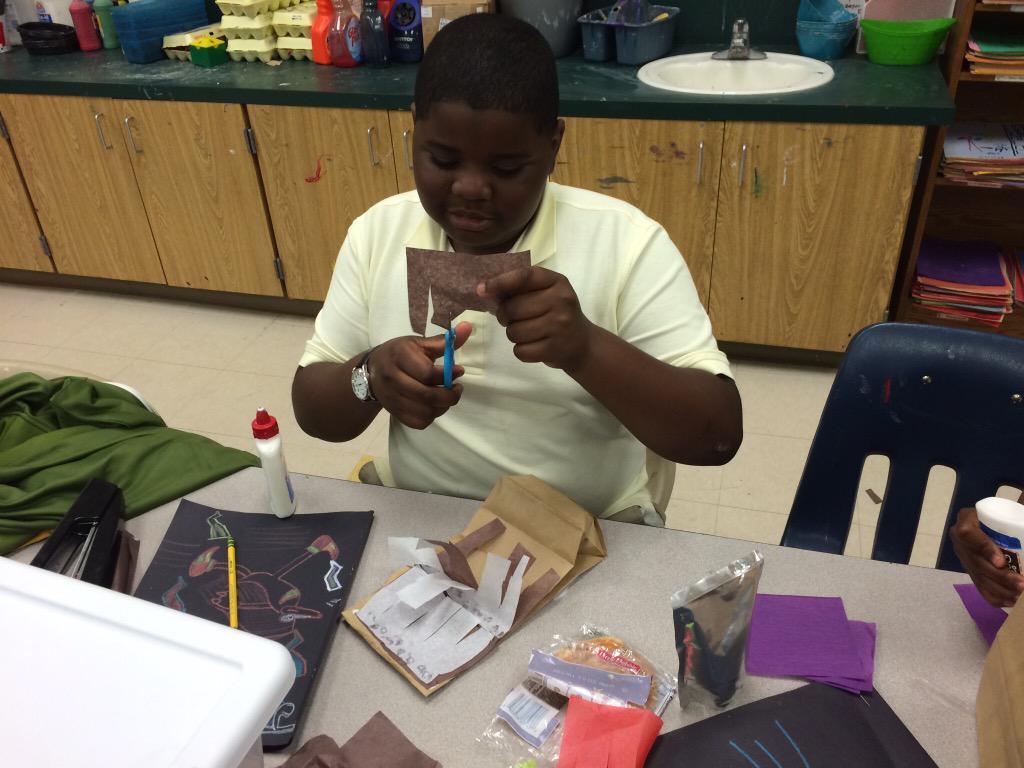 Thomasville_HES's tweet photo. Art club students making piñatas. The final project of the 2014/2015 school year @apsupdate @APSInstructTech http://t.co/RkVTQJloYm