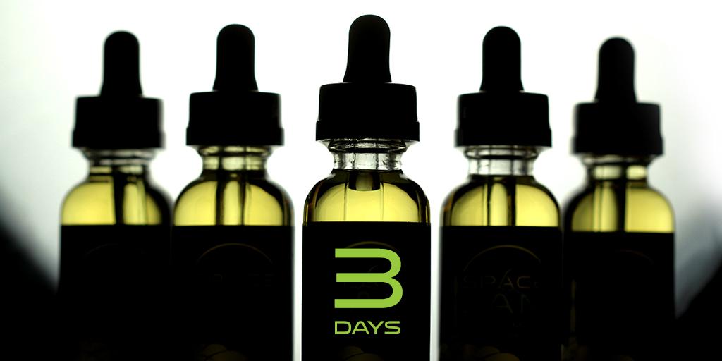 SpaceJamEJuice's tweet photo. 3 DAYS LEFT... #RT to win a 30ml bottle of this mysterious flavor. FIVE winners announced tomorrow! #Ejuice #Vape http://t.co/JCbAj1i7Ap