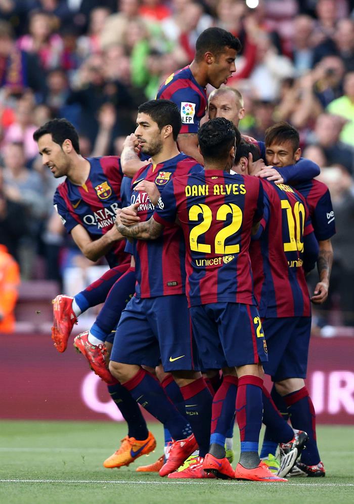 bbva's tweet photo. [CRÓNICA] El @FCBarcelona arolló al Getafe en una primera parte sublime http://t.co/CRGhOojWQh #fcbvsget http://t.co/t5gn8WpZfa