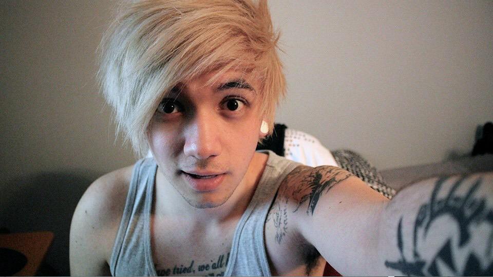 fav this tweet if you like this blondie 😍